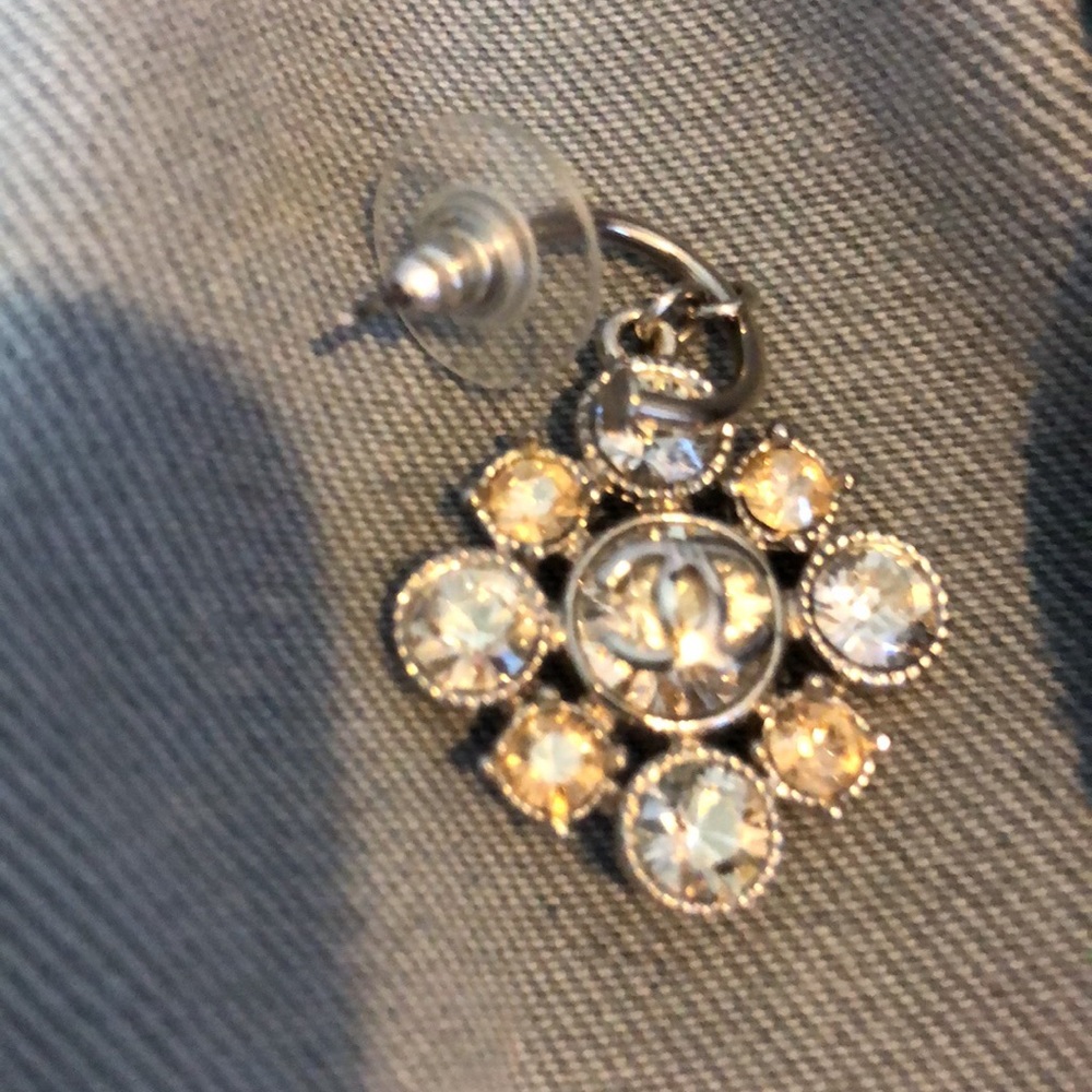 🌟Chanel vintage earrings…Excellent Condition!!! Beautiful and Sparkly 🌟💎